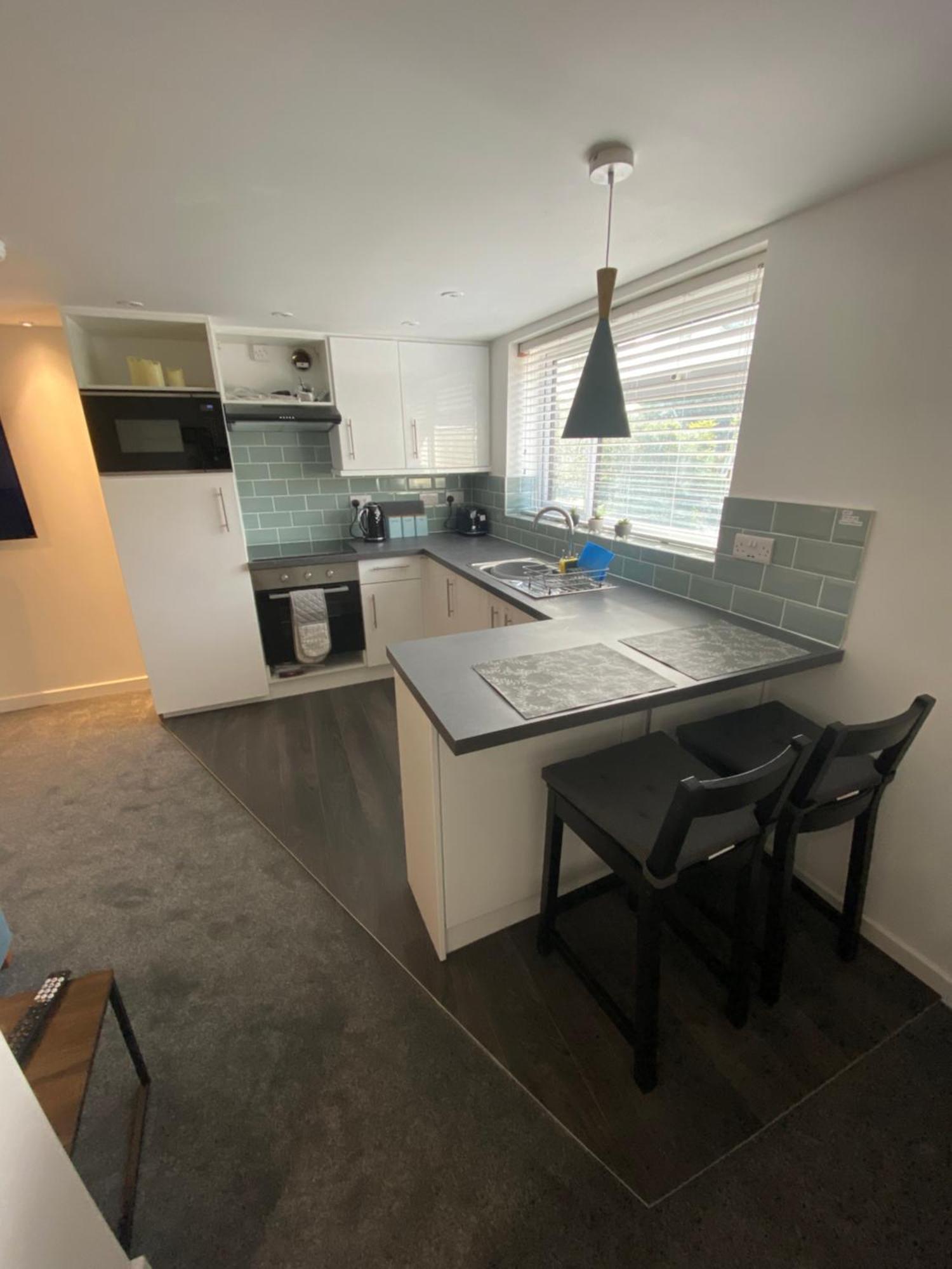 Modern 1 Bed Apartment With Car Parking Bitton المظهر الخارجي الصورة